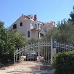 By The Sea Apartment Zaboric