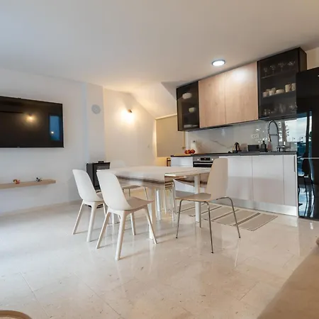 Apartament By The Sea