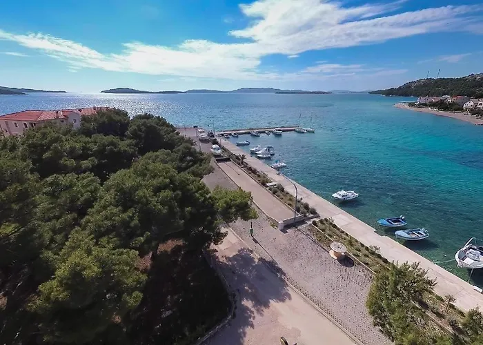 By The Sea Apartament *