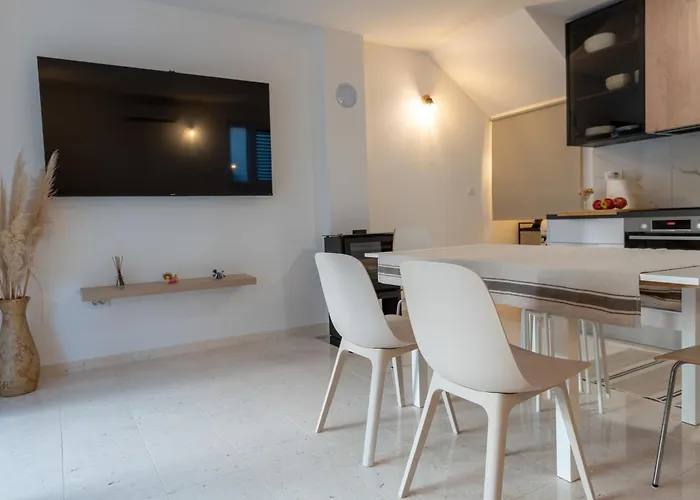 By The Sea דירה *