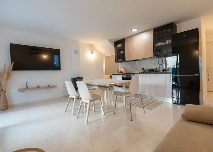 Apartament By The Sea